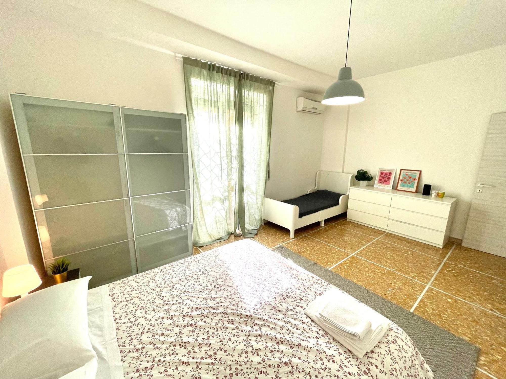 Apartment To 352